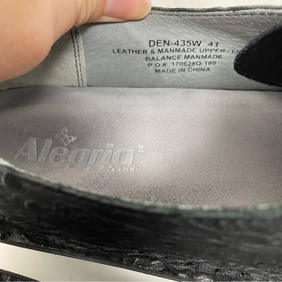Alegria DEN-435W Women Black Embossed Leather Neoprene Casual Shoes - Picture 7 of 7